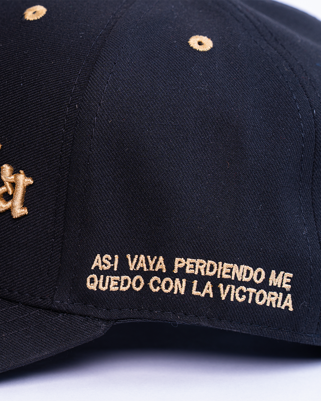 Gorra LV Gold & Black